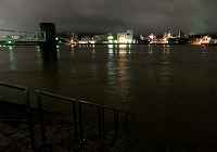 台風12号の雨による旭川増水風景