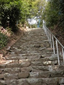 写真：亀山城入り口石段