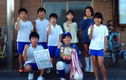 小学生町別対抗リレーの優勝メンバー