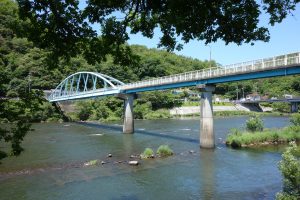 八幡橋と旭川