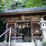 八幡神社の随神門