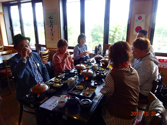 楽しい昼食タイムです