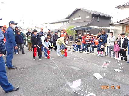 水消火器による消火訓練