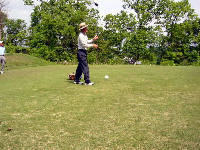 出原さんのティーショト。