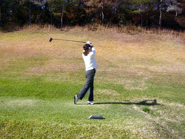 赤木寿恵さんのティーショット。