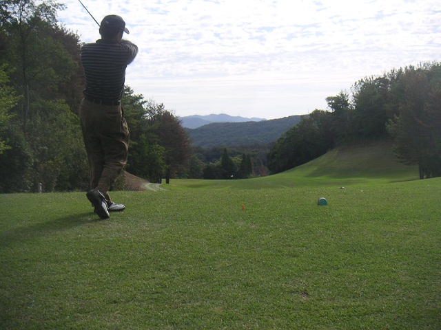 石尾さん。 5番ティーショット。