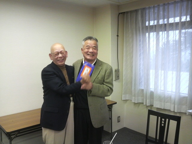 優勝の 内田勝さん.