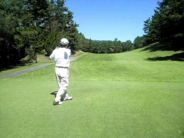 優勝の 石尾さん。 7番 ティーショット!!