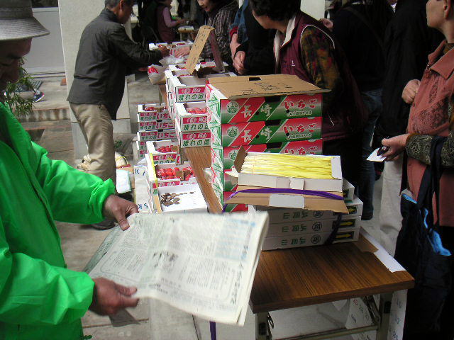 黄ニラとイチゴも準備できました