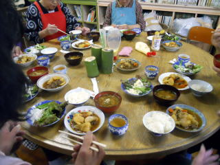 季節の野菜と豆腐でおいしいなぁ