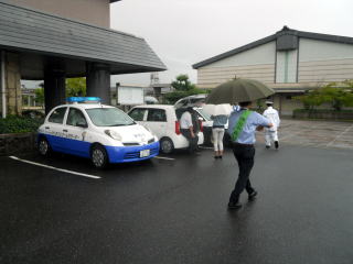 あつまってくる関係者