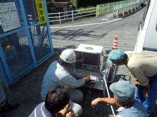 パラペット工事が始まる