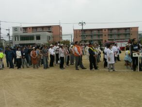 �J��i�Q���҂̗l�q�j