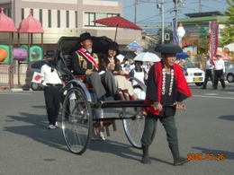 �g�����w�Z�Ɍ������ؓ��v�ȂP