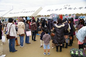 �e���g�̗l�q�Q