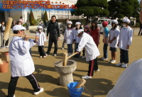 �T�N���̎q�������̖݂��E�E���݂ɂ��^�C�~���O������Ă��܂����B