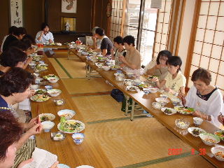 ��R��h�{�����@�U