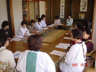 ��T��h�{�����̗l�q�@�P