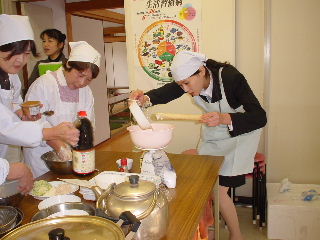 ��U��h�{�����@�R