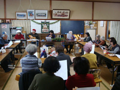 クリスマスパーティの合唱が響きます クリスマスパーティの合唱が響きます