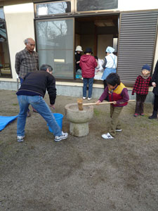 餅つきの様子 餅つきの様子