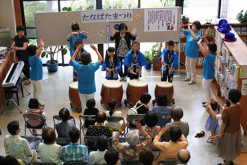 本中村の子ども達と民踊クラブの皆さん 本中村の子ども達と民踊クラブの皆さん