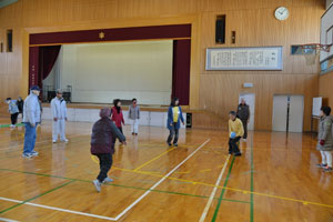 円陣ドッジの様子 円陣ドッジの様子