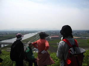 柾木山の大岩から百間川や児島湾を望む 柾木山の大岩から百間川や児島湾を望む