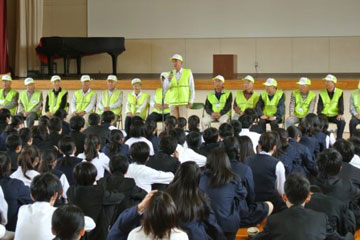 訓話する浜辺良雄次期会長 訓話する浜辺良雄次期会長