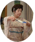 日舞を披露する内田副会長 日舞を披露する内田副会長