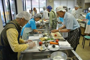 力を合わせて調理2 力を合わせて調理2