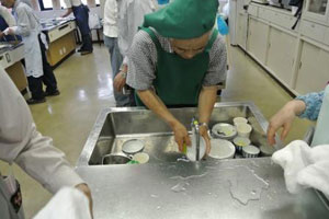 みんなで後片付け1 みんなで後片付け1