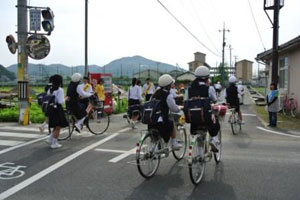 富中西の交差点にて 富中西の交差点にて