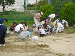 清掃活動の様子(1) 清掃活動の様子(1)
