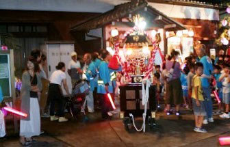 だんじり巡行(1) だんじり巡行(1)