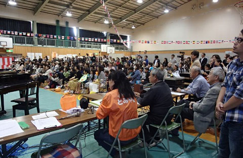 フィナーレに集まった大観衆 フィナーレに集まった大観衆