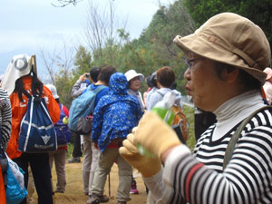 旗振台古墳で休憩 旗振台古墳で休憩