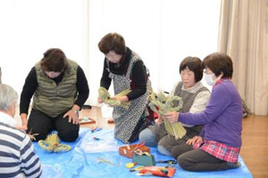 お互いに助け合い制作 お互いに助け合い制作