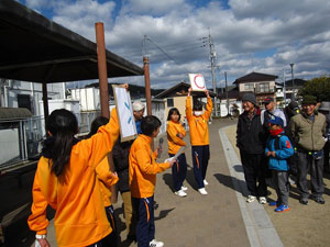 百間川海吉広場で○×クイズ 百間川海吉広場で○×クイズ