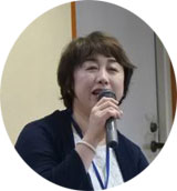 司会する中山職員 司会する中山職員