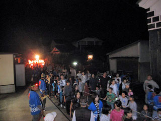 町内を一巡しただんじり到着 町内を一巡しただんじり到着