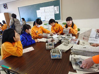 新聞紙食器 新聞紙食器