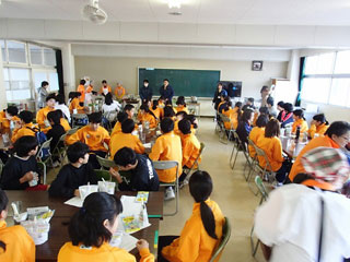 非常時の食事(アルファ米と野菜スープ) 非常時の食事(アルファ米と野菜スープ)