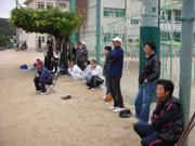 観戦するお父さんたち 観戦するお父さんたち