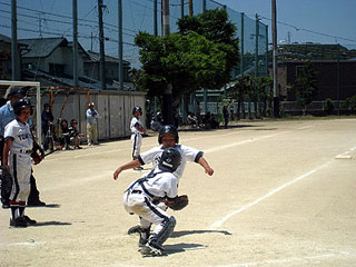 野田捕手の好プレーで、幻と消えたホームラン! 野田捕手の好プレーで、幻と消えたホームラン!