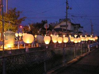 地蔵盆に灯されたお提灯 地蔵盆に灯されたお提灯