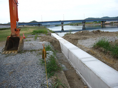 笠コンククリートを土で固める 笠コンククリートを土で固める