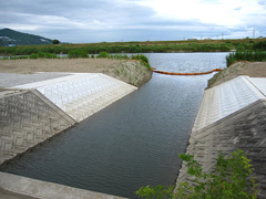 大仙樋門放水路護岸の完成 大仙樋門放水路護岸の完成
