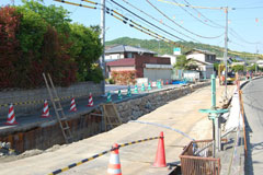 4月に入ると護岸も西の方まで 4月に入ると護岸も西の方まで