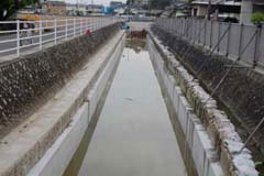 固まると切梁は撤去し完成 固まると切梁は撤去し完成